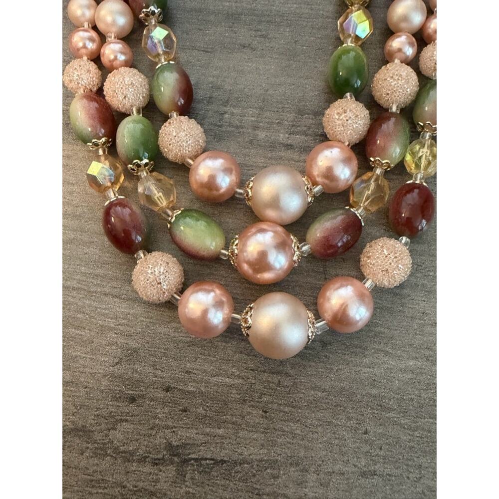 Vintage Triple Strand Beaded necklace #670 signed Japan pink green gold tone - Picture 2 of 11